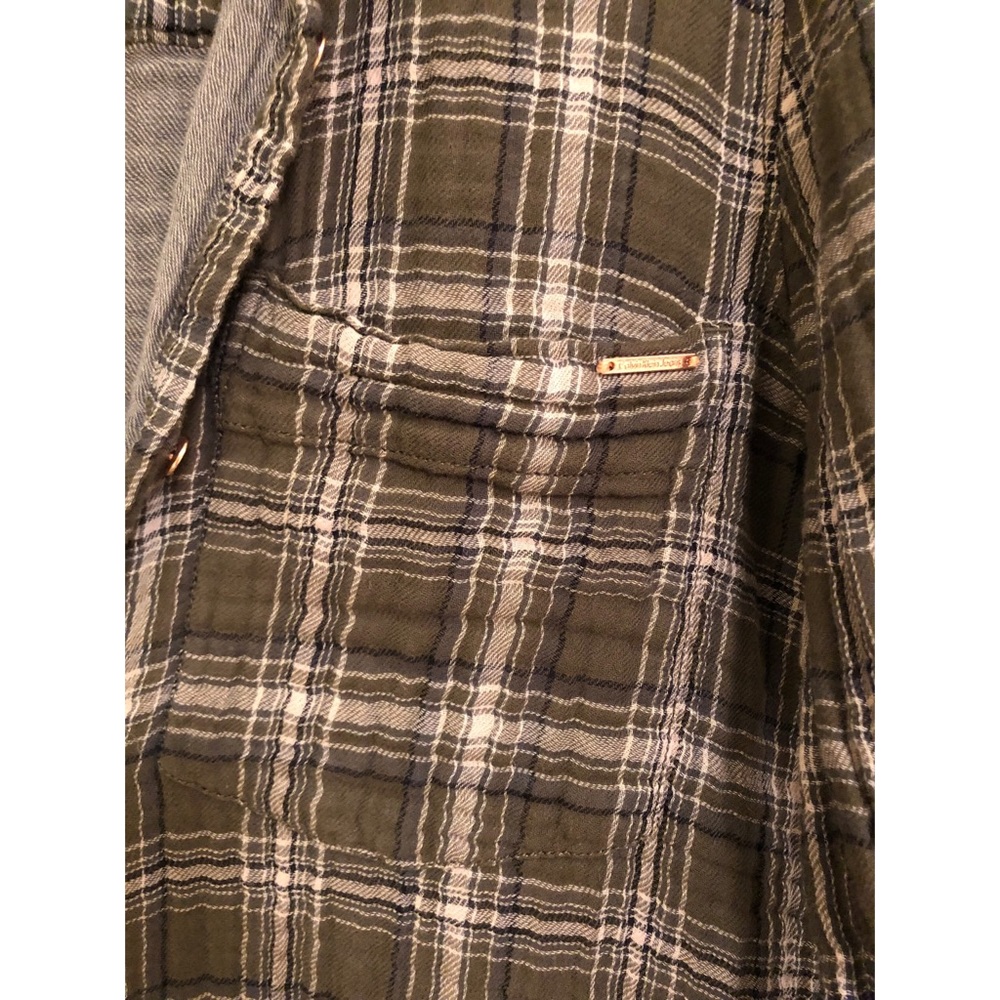 Calvin Klein button up - Picture 4 of 6